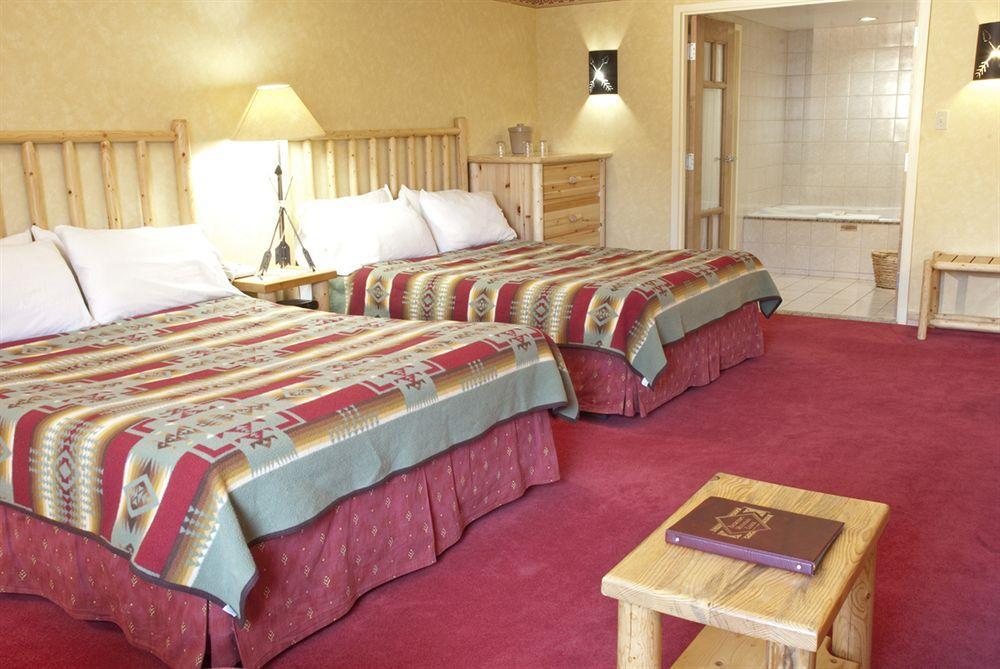 Brewster Mountain Lodge Банфф Номер фото