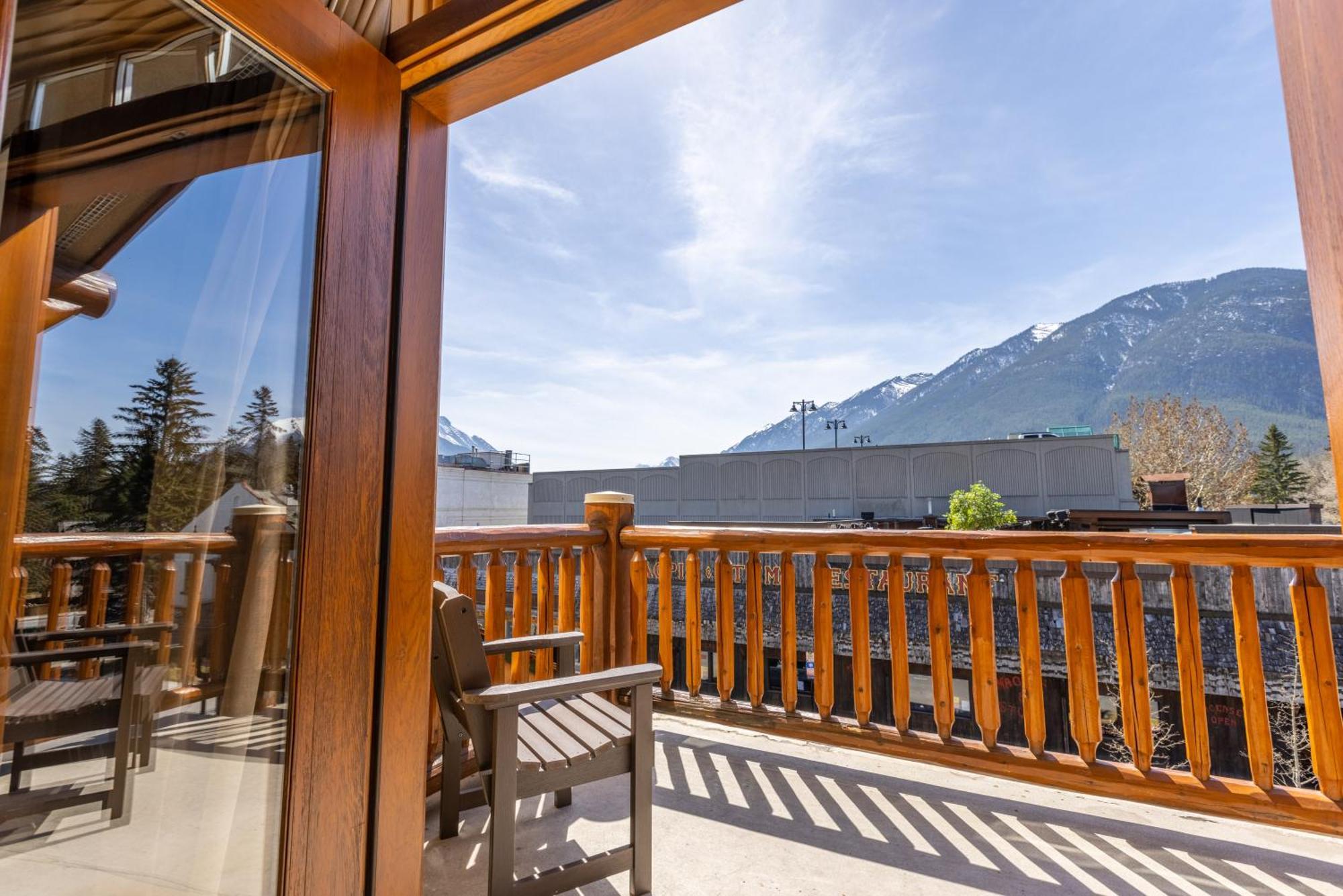 Brewster Mountain Lodge Банфф Екстер'єр фото