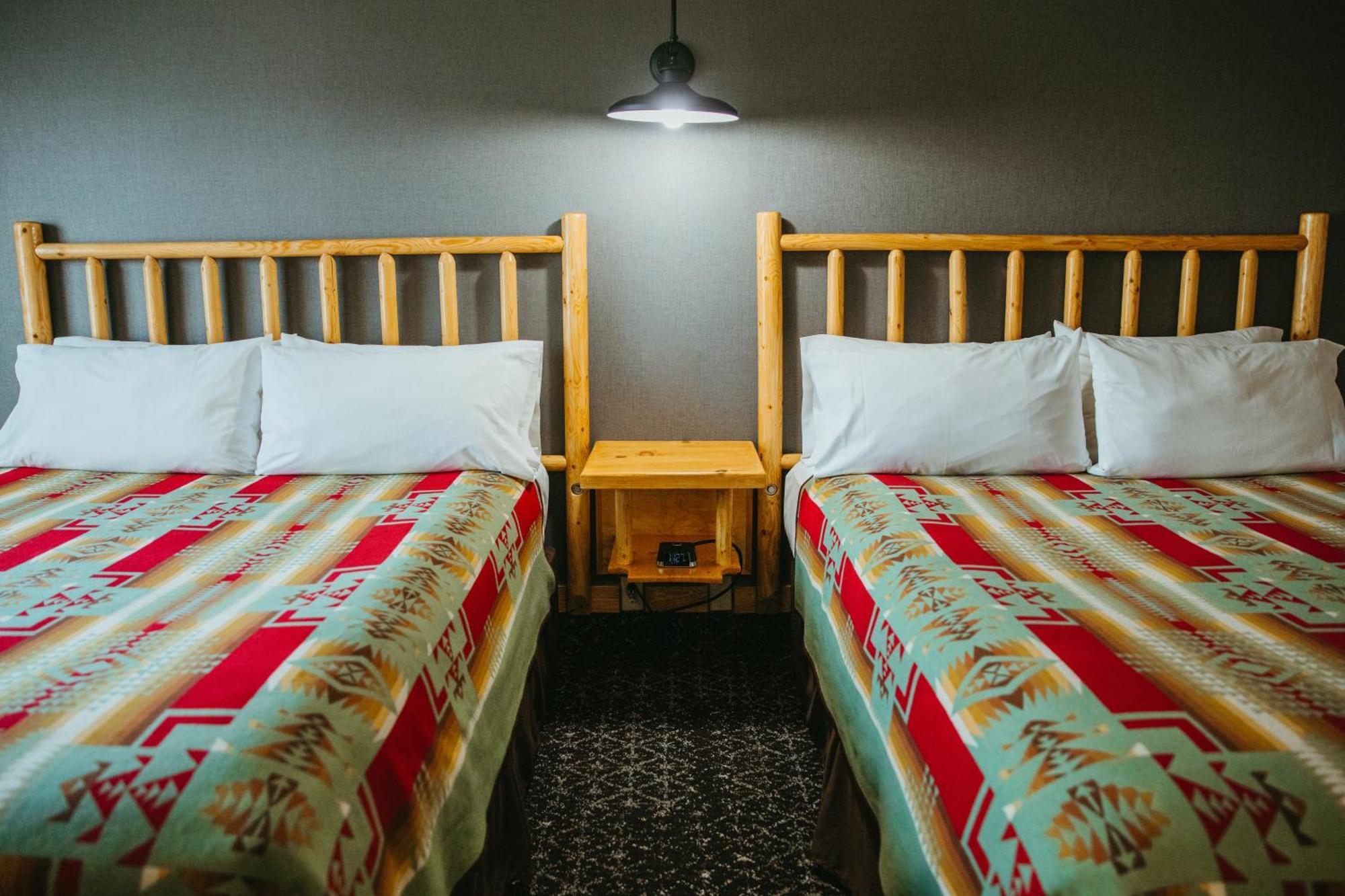 Brewster Mountain Lodge Банфф Екстер'єр фото