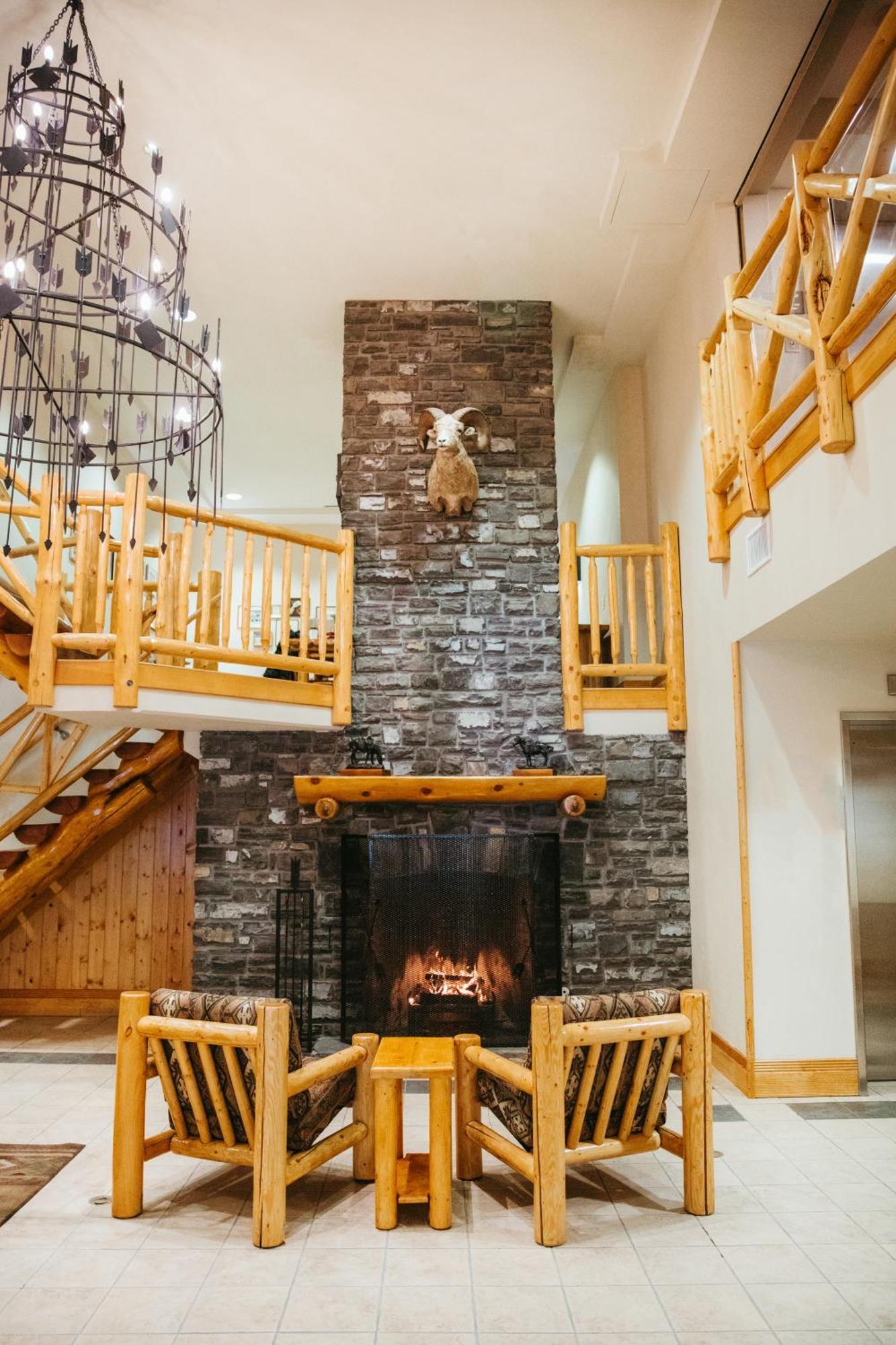 Brewster Mountain Lodge Банфф Екстер'єр фото