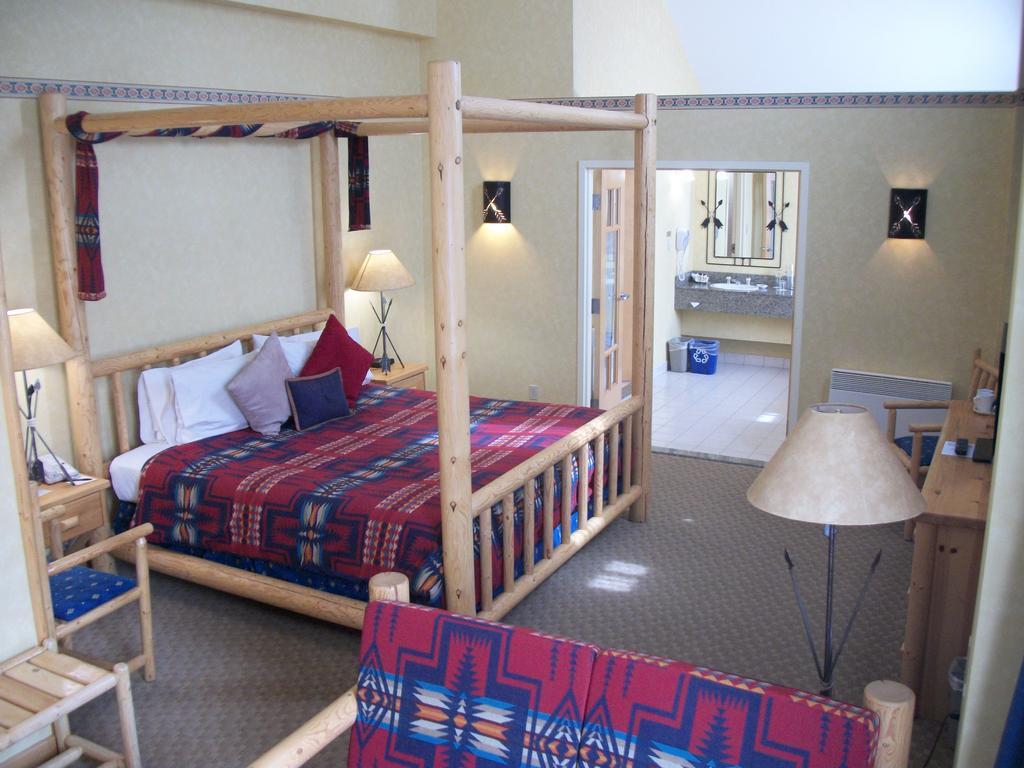 Brewster Mountain Lodge Банфф Номер фото